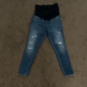 Liz Lange Ankle Skinny Maternity jeans. Size small like new!